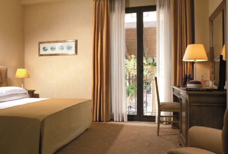 Standard double room Katane Palace Hotel**** CATANIA Standard double room Katane Palace Hotel**** CATANIA