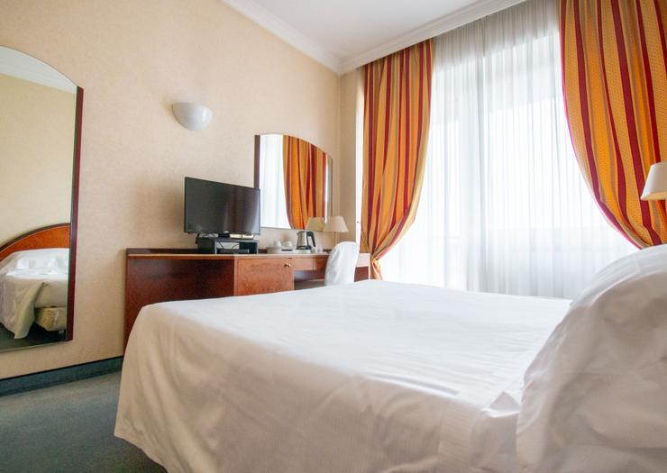 Superior Double room Hotel Excelsior San Marco**** BERGAMO Superior Double room Hotel Excelsior San Marco**** BERGAMO
