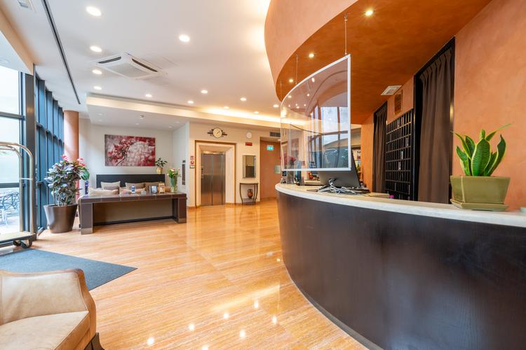 Lobby Hotel Des Etrangers*** MILAN Lobby Hotel Des Etrangers*** MILAN