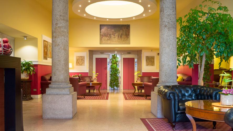 Reception Hotel Gran Duca di York*** MILAN Reception Hotel Gran Duca di York*** MILAN