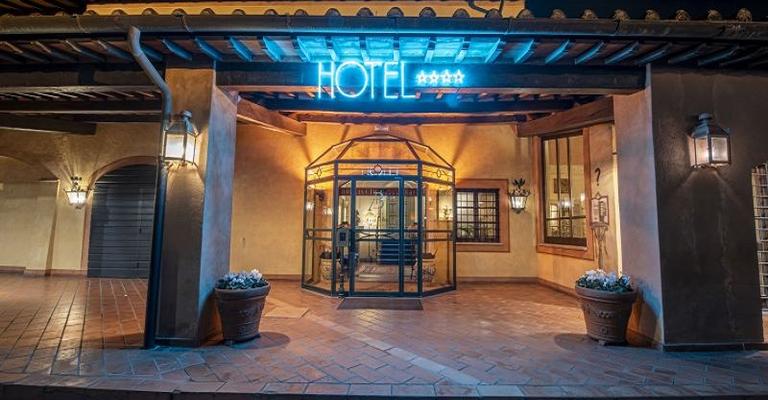 Hotel Boccaccio**** Hotel Boccaccio**** PISA-CALCINAIA Hotel Boccaccio**** Hotel Boccaccio**** PISA-CALCINAIA