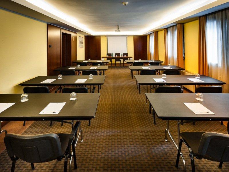 Sala Vanvitelli Hotel Dei Cavalieri Caserta**** CASERTA